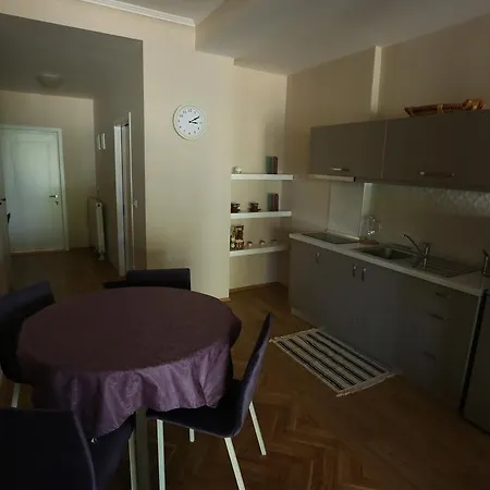 Plaisir Apartment *
